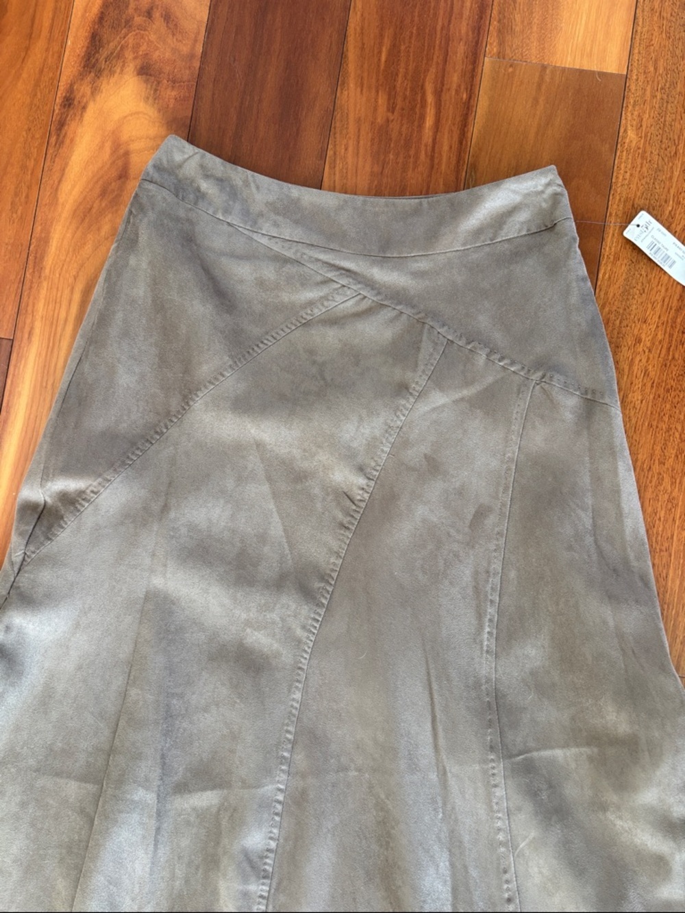 NWT faux suede skirt - Picture 2 of 11